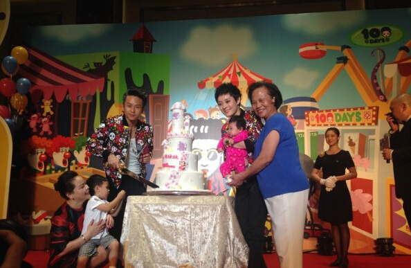 百日宴看点：邓超“耍宝”